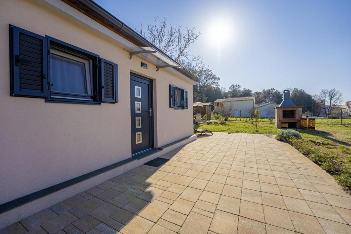 Modean In Pula - Haus Fuer 2-3 Personen Villa ภายนอก รูปภาพ
