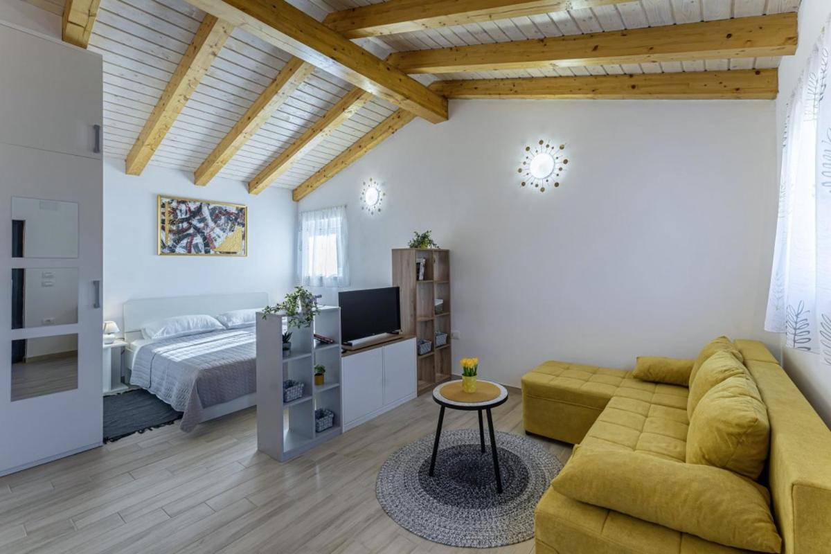 Modean In Pula - Haus Fuer 2-3 Personen Villa ภายนอก รูปภาพ
