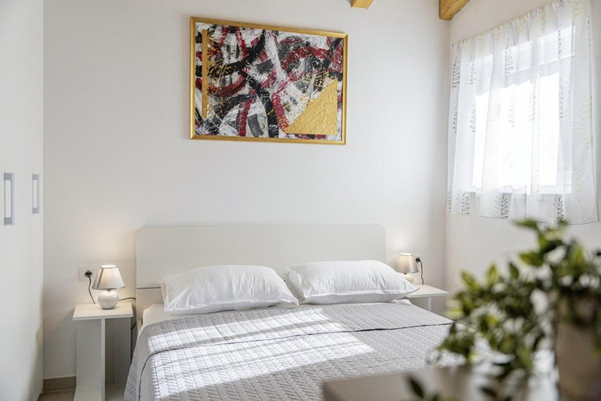 Modean In Pula - Haus Fuer 2-3 Personen Villa ภายนอก รูปภาพ