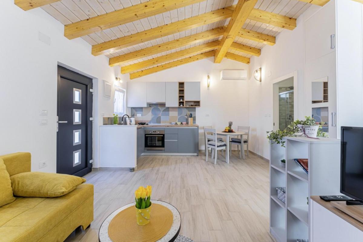 Modean In Pula - Haus Fuer 2-3 Personen Villa ภายนอก รูปภาพ