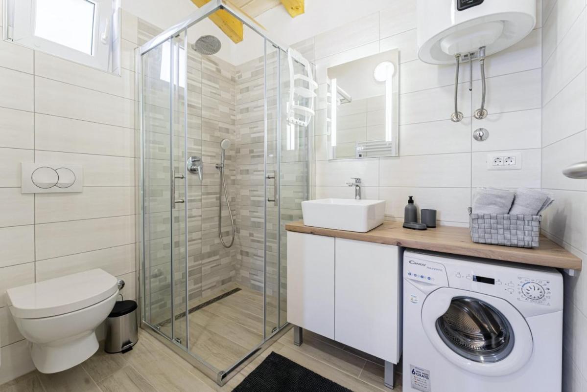 Modean In Pula - Haus Fuer 2-3 Personen Villa ภายนอก รูปภาพ